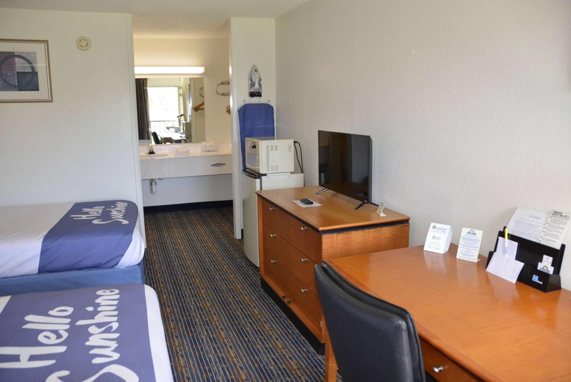 Days Inn By Wyndham Luray Shenandoah Exterior foto